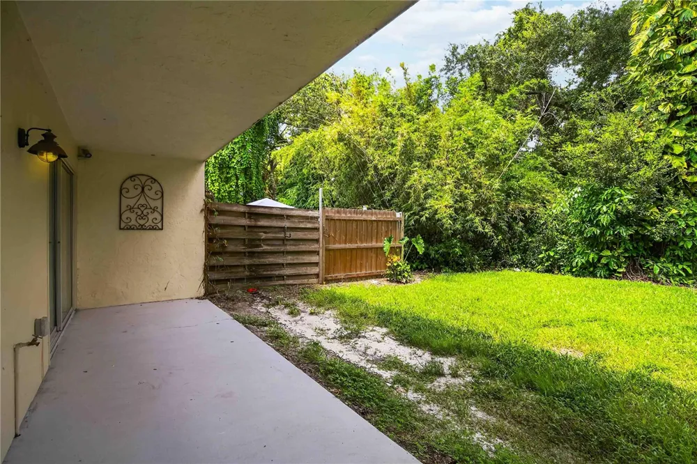 1125 LONGFELLOW WAY #125-B Sarasota, FL 34243
