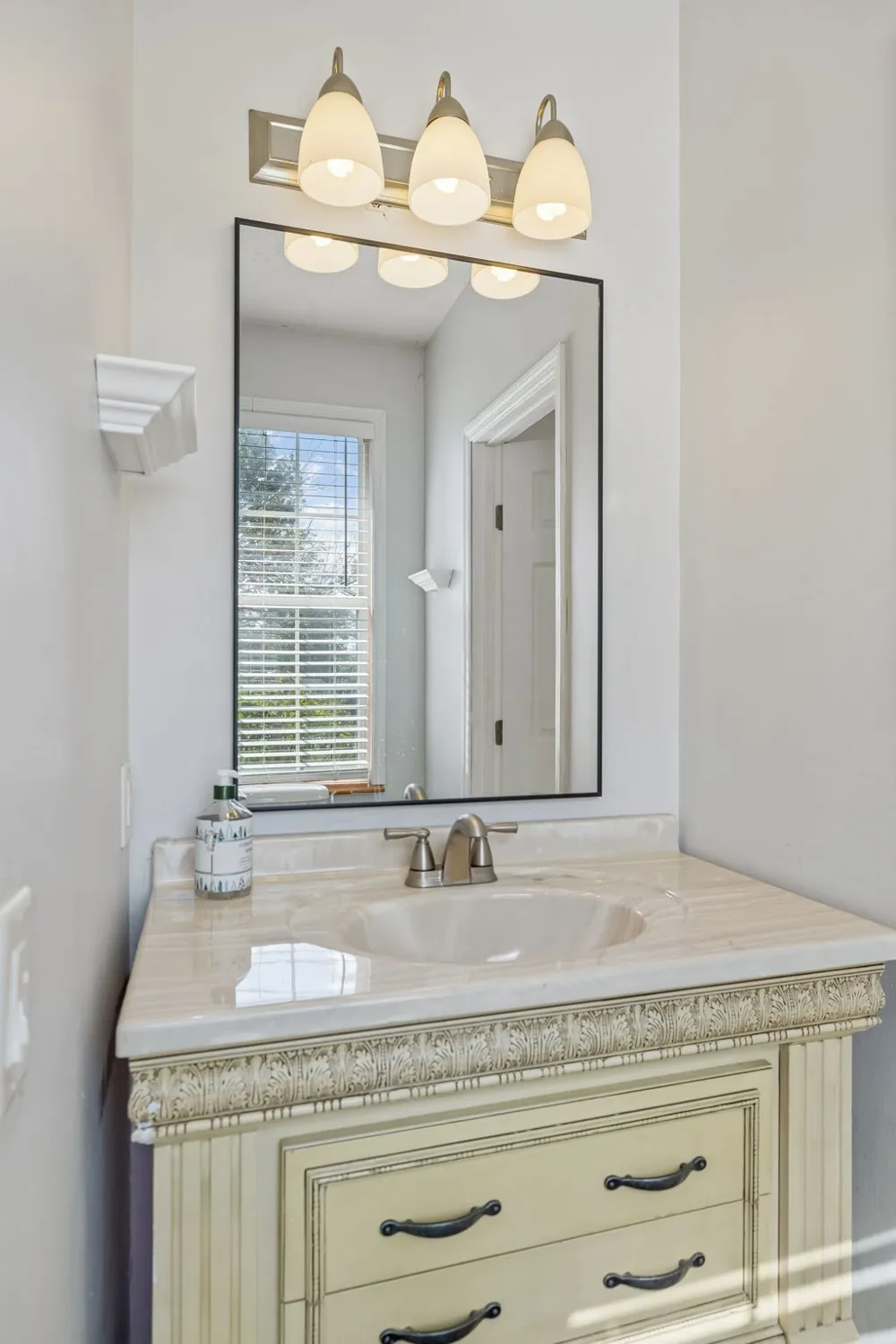 636 Shelley Dr Mount Juliet, TN 37122