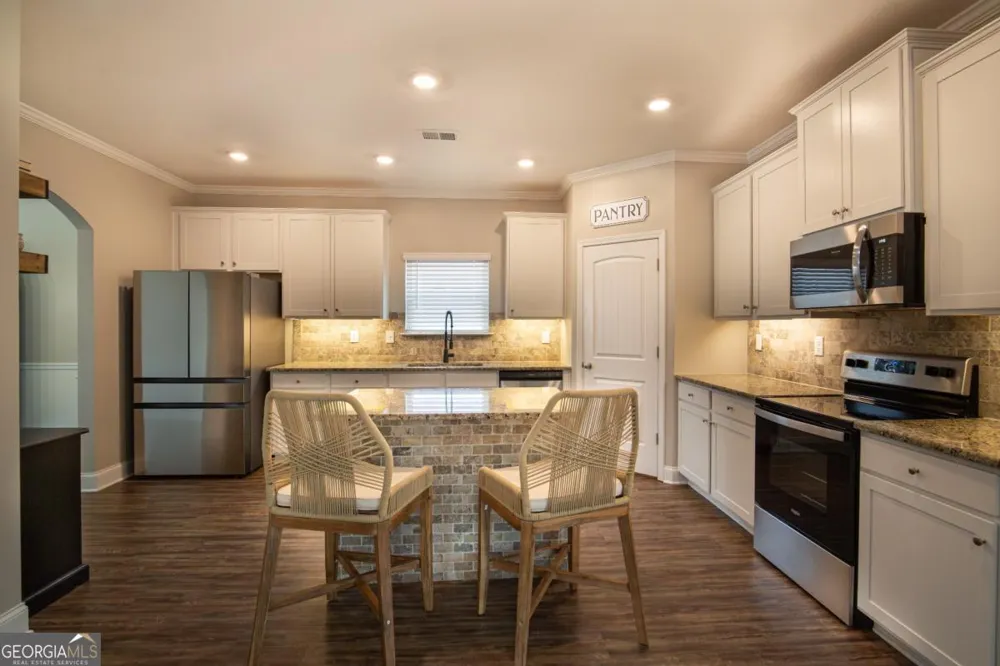 36 NE Thunderhawk LN NE Rydal, GA 30171