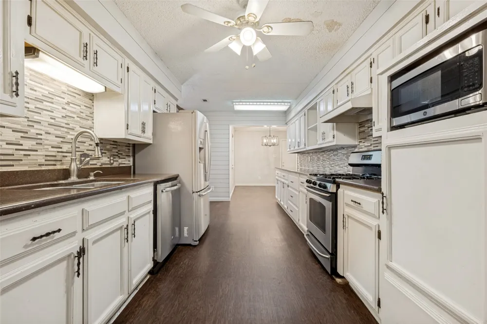 3204 Broken Arrow Road Denton, TX 76209