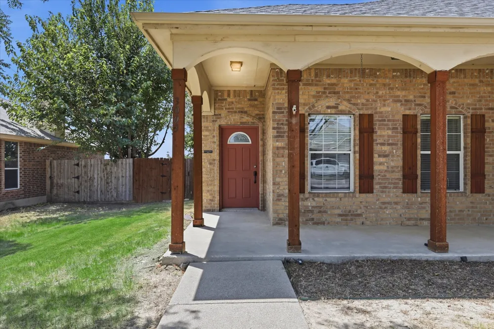 3003 Lake Ridge Drive Sanger, TX 76266