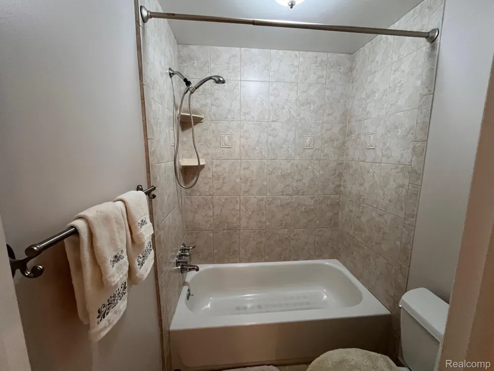 41305 Lagoon Court Northville Township, MI 48167