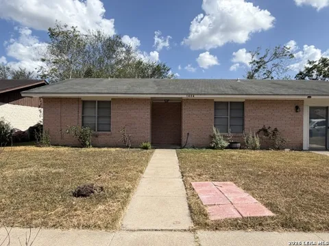 1404 FAIRVIEW DR