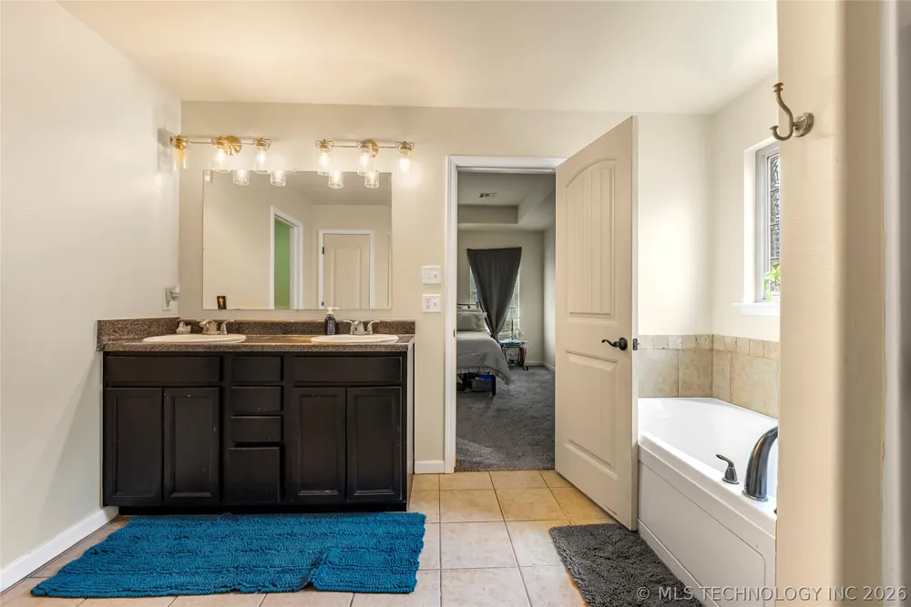 3341 S 208th EastAvenue Broken Arrow, OK 74014