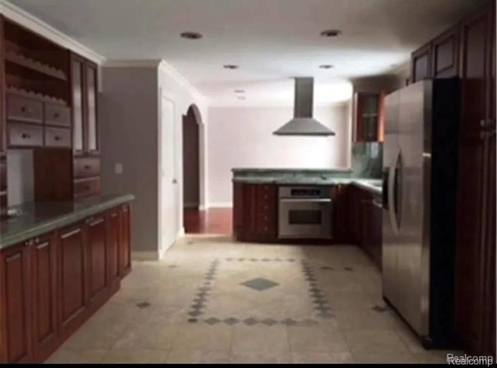 41757 Cherry Hill Road Novi City, MI 48375