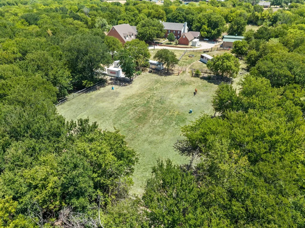 6942 Indian Wells Road Sanger, TX 76266