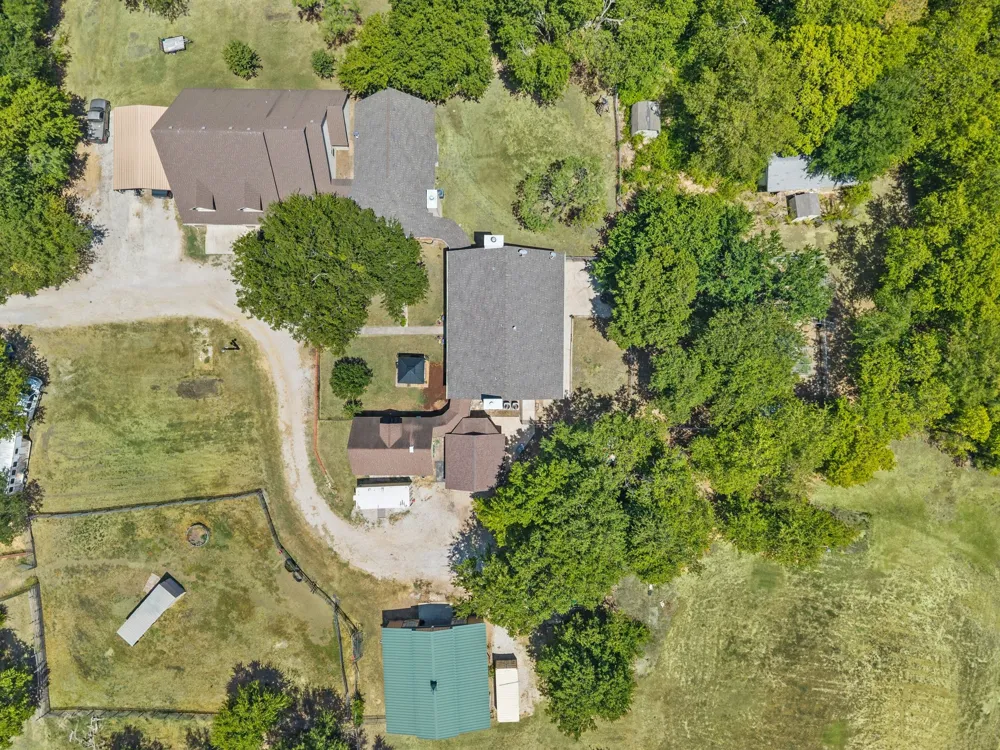 6942 Indian Wells Road Sanger, TX 76266