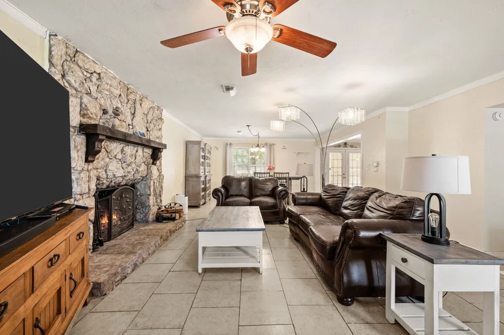 6942 Indian Wells Road Sanger, TX 76266