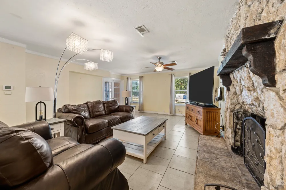 6942 Indian Wells Road Sanger, TX 76266