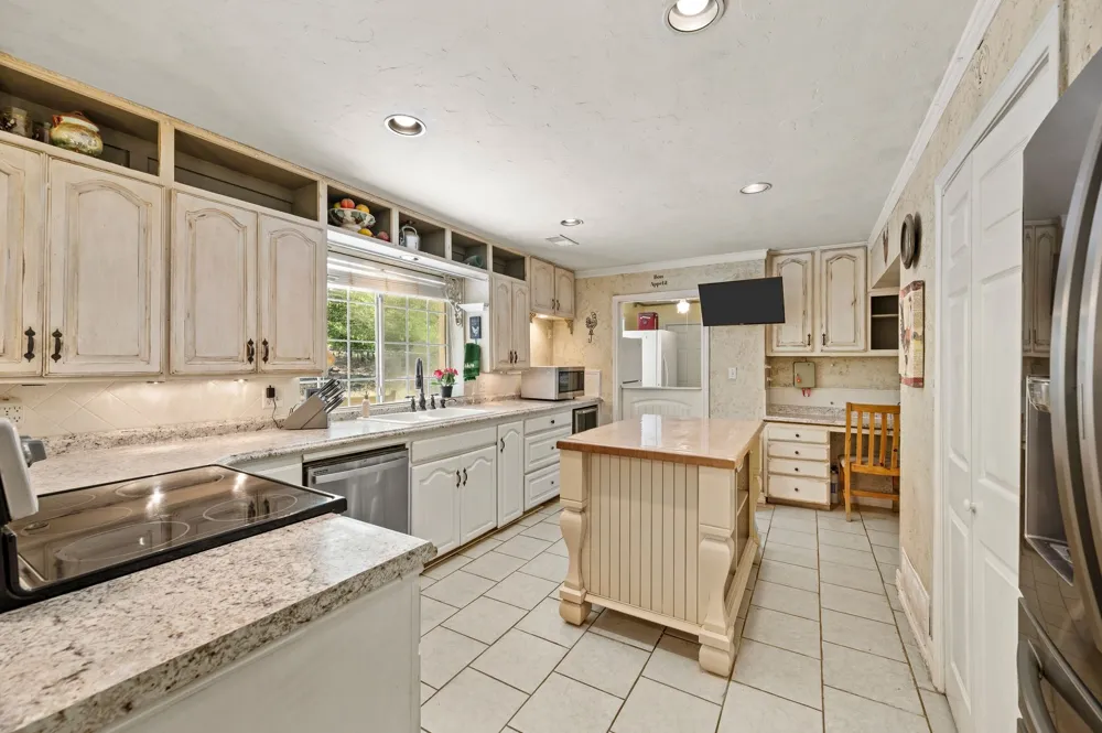6942 Indian Wells Road Sanger, TX 76266