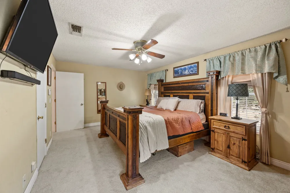 6942 Indian Wells Road Sanger, TX 76266