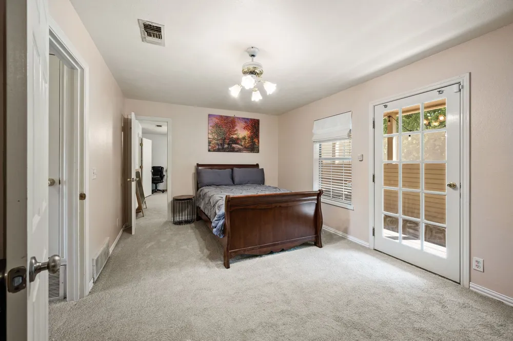 6942 Indian Wells Road Sanger, TX 76266
