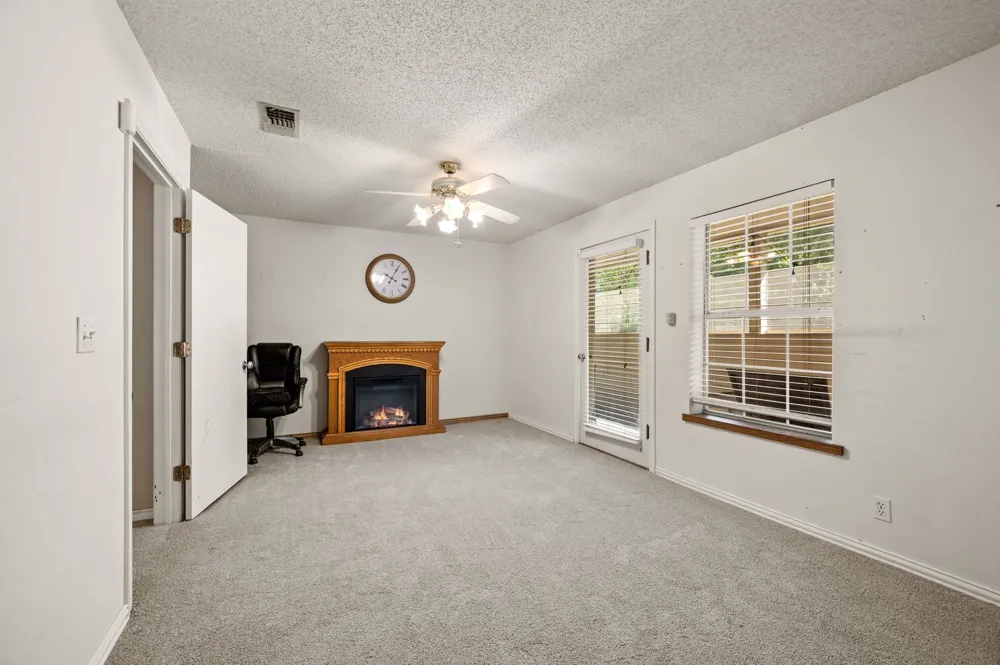 6942 Indian Wells Road Sanger, TX 76266