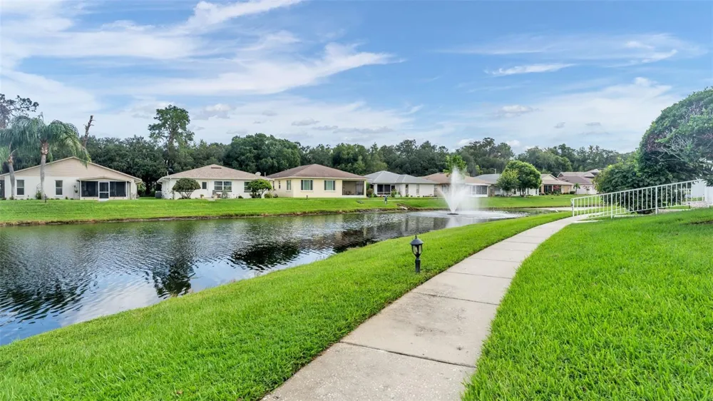 2191 SILVER RE DRIVE Lakeland, FL 33810