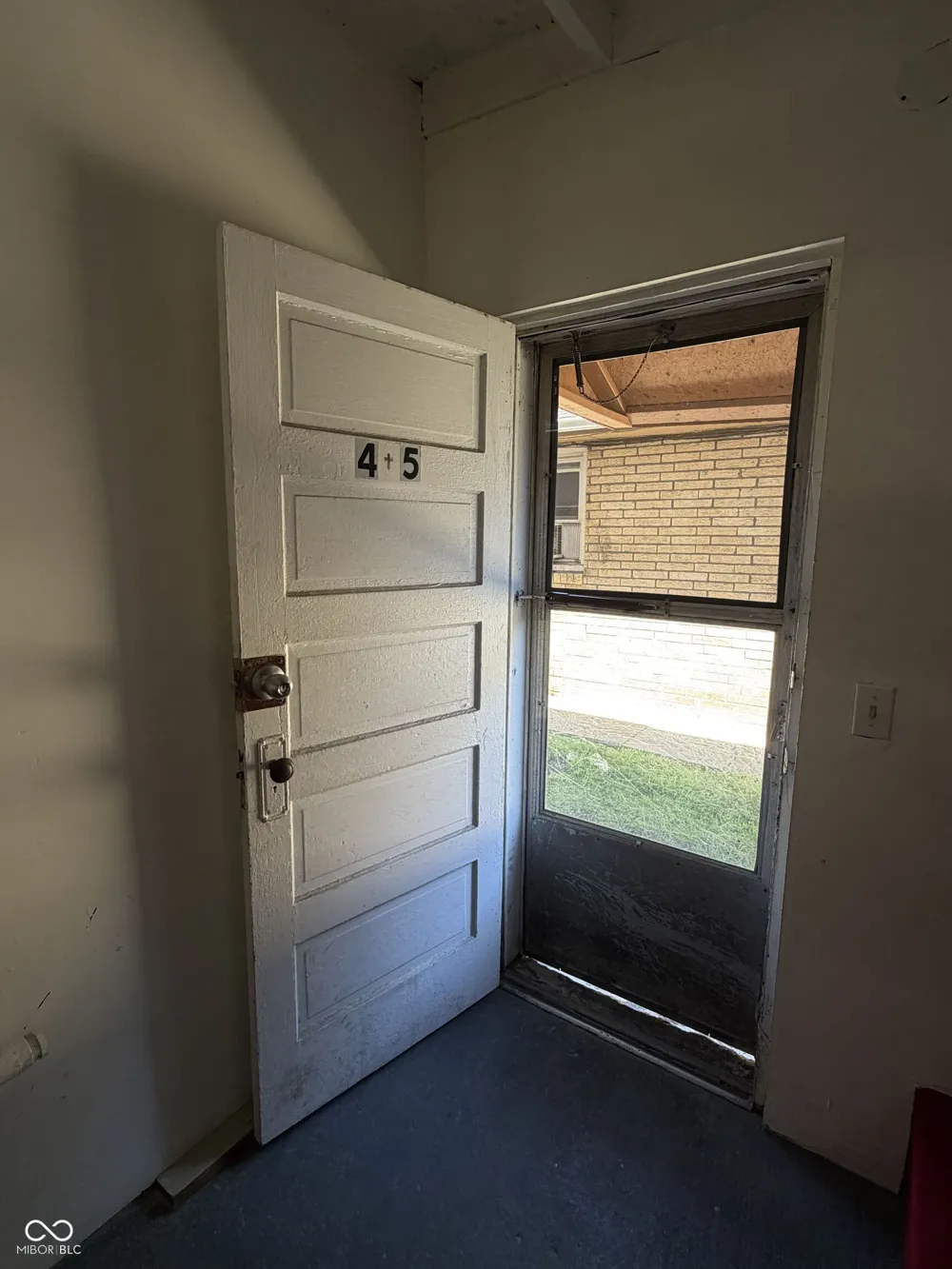 2432 Main Street Anderson, IN 46016