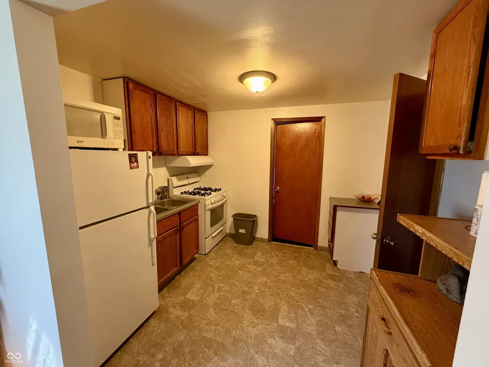 2432 Main Street Anderson, IN 46016