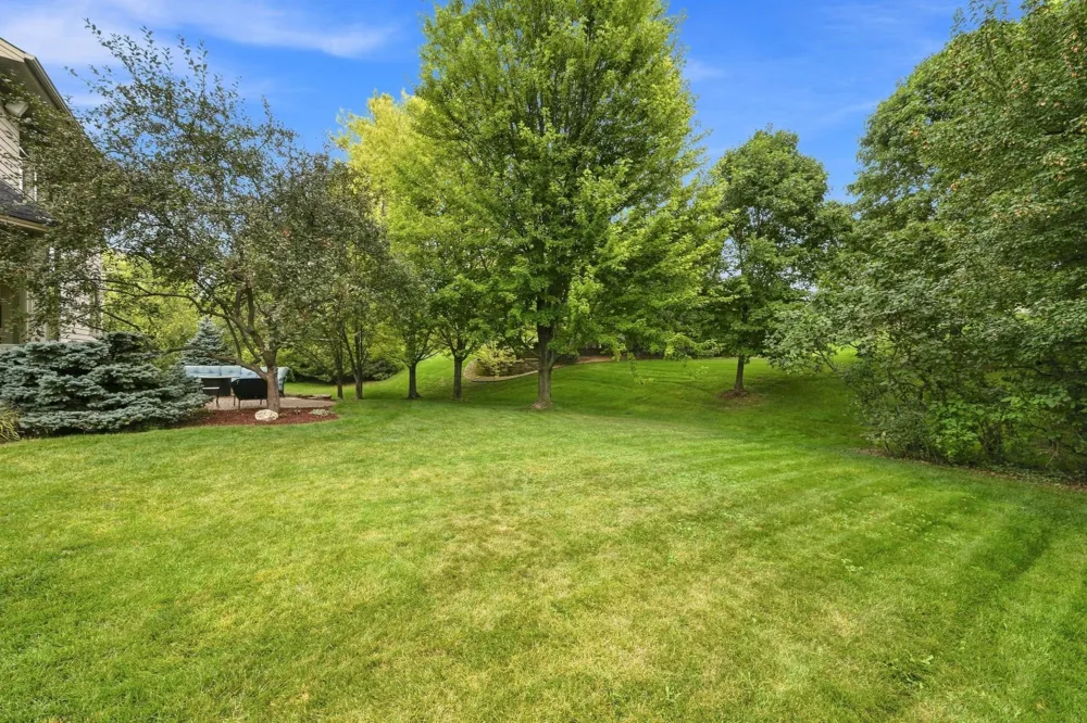 6865 Sapphire Lane Chanhassen, MN 55317