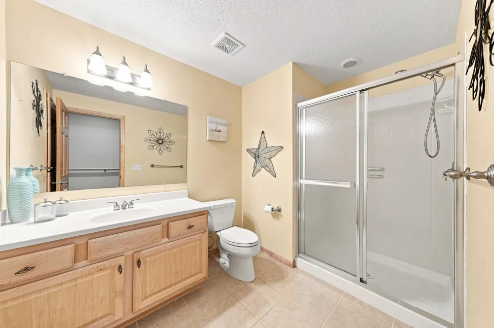 6865 Sapphire Lane Chanhassen, MN 55317