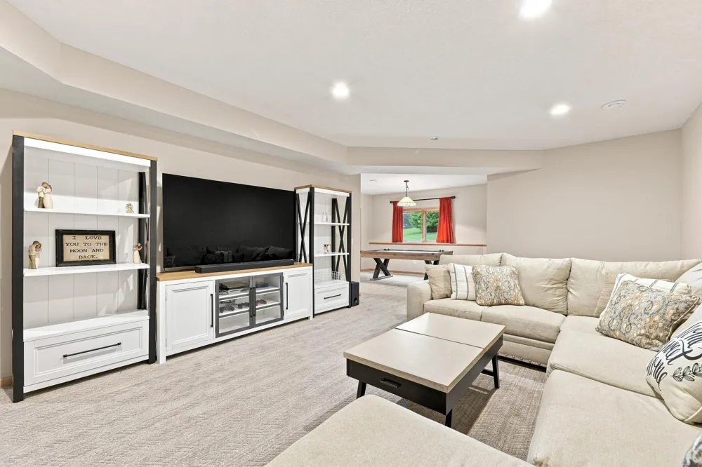 6865 Sapphire Lane Chanhassen, MN 55317