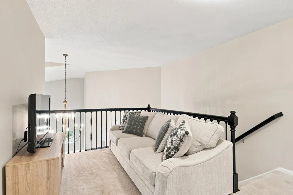 6865 Sapphire Lane Chanhassen, MN 55317