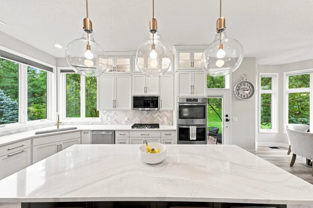 6865 Sapphire Lane Chanhassen, MN 55317