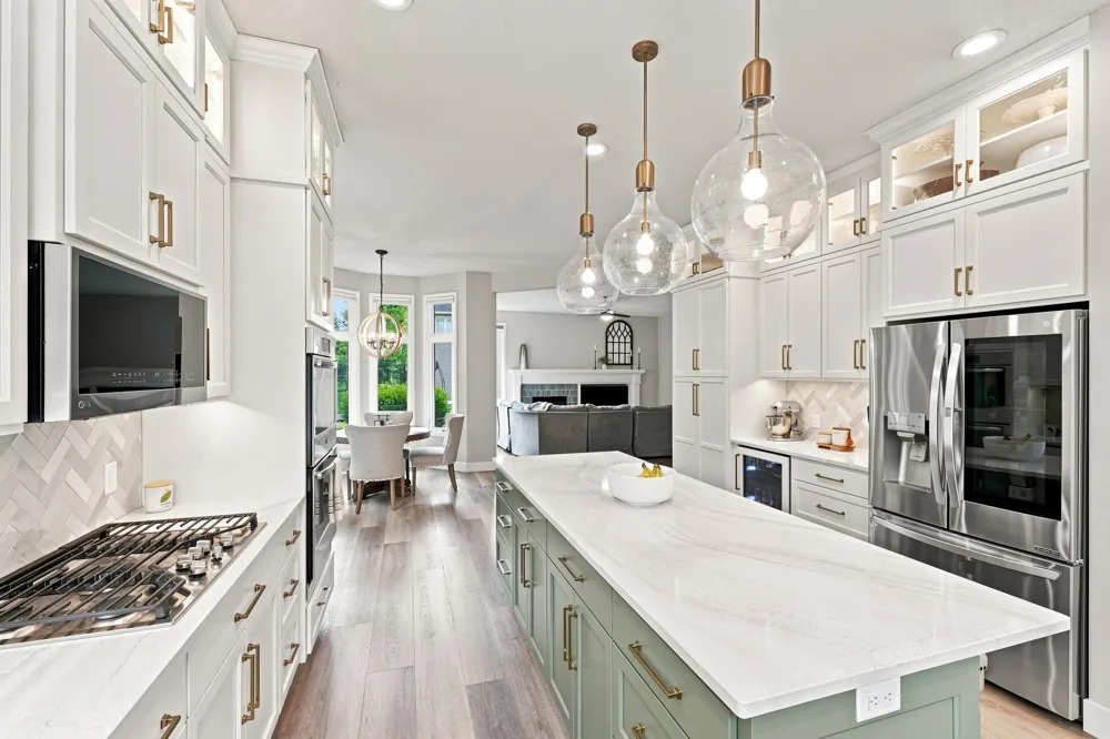 6865 Sapphire Lane Chanhassen, MN 55317