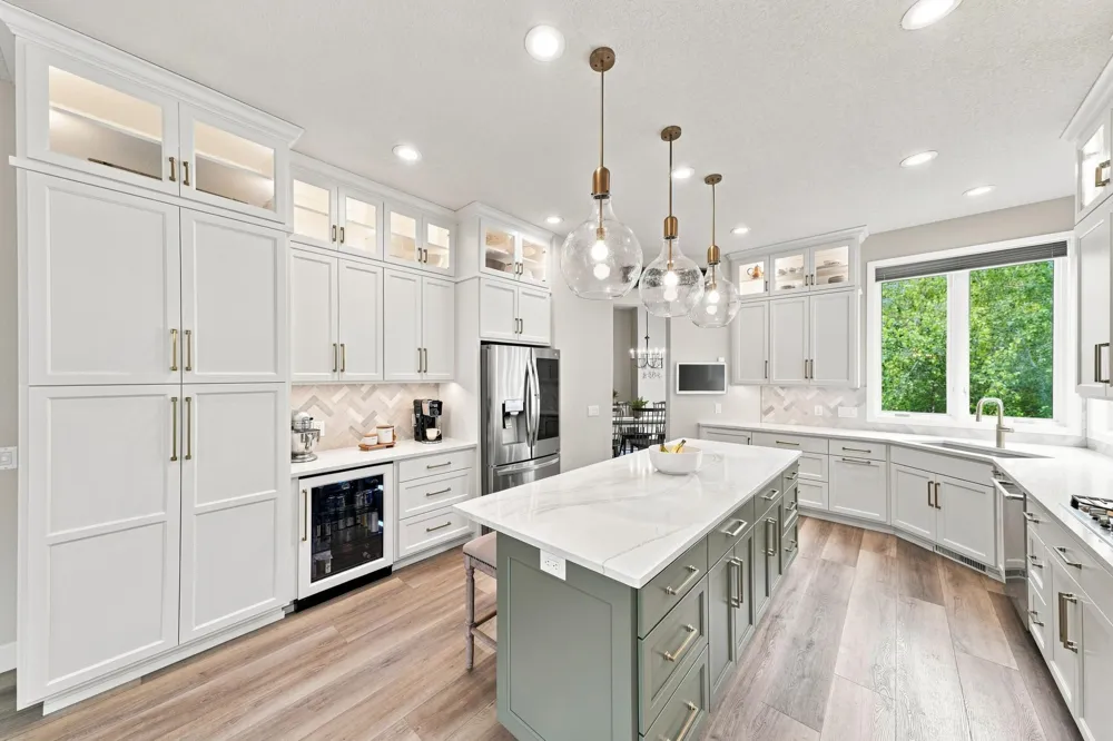 6865 Sapphire Lane Chanhassen, MN 55317