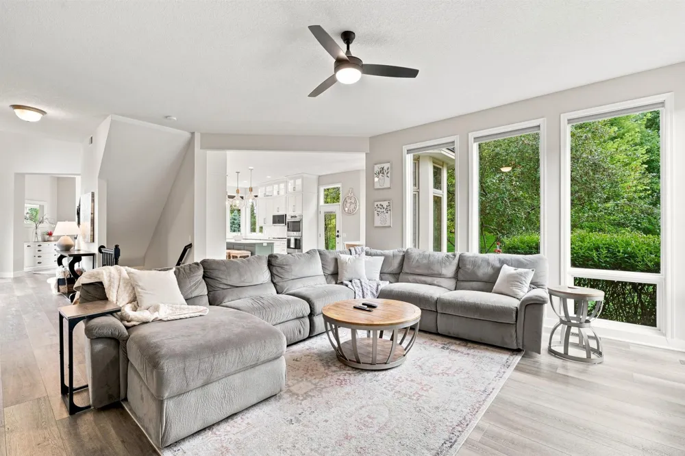 6865 Sapphire Lane Chanhassen, MN 55317