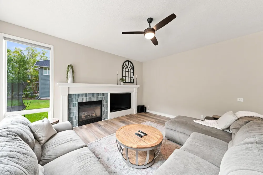 6865 Sapphire Lane Chanhassen, MN 55317