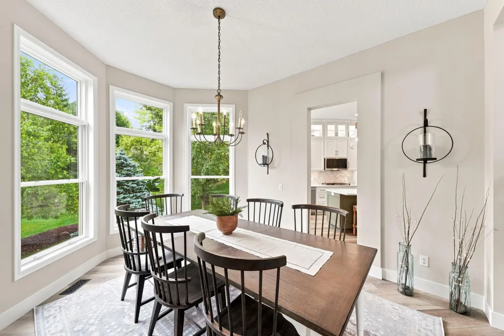 6865 Sapphire Lane Chanhassen, MN 55317