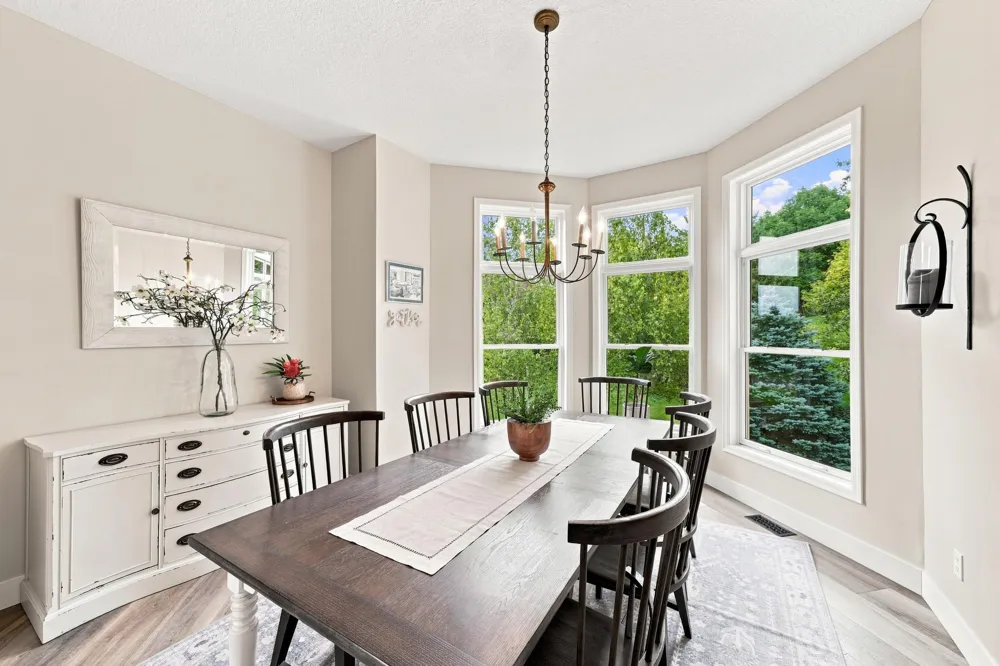 6865 Sapphire Lane Chanhassen, MN 55317