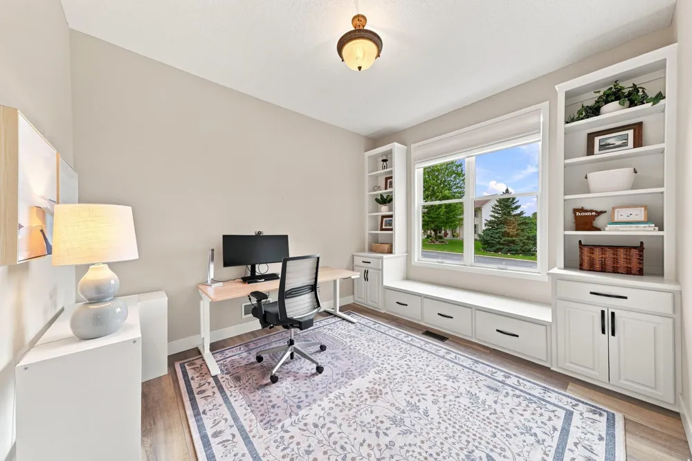 6865 Sapphire Lane Chanhassen, MN 55317