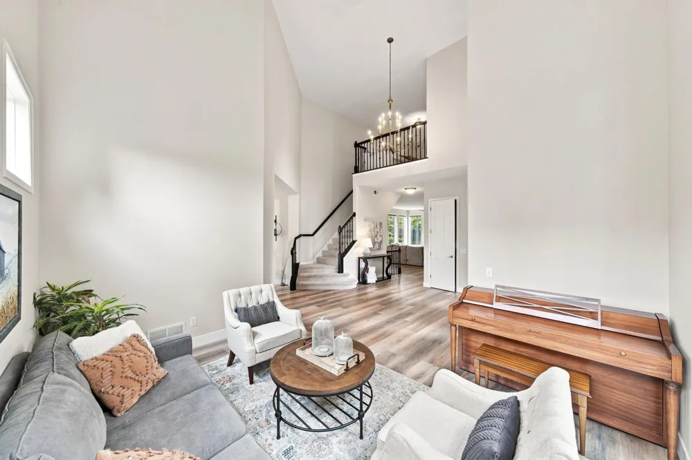 6865 Sapphire Lane Chanhassen, MN 55317