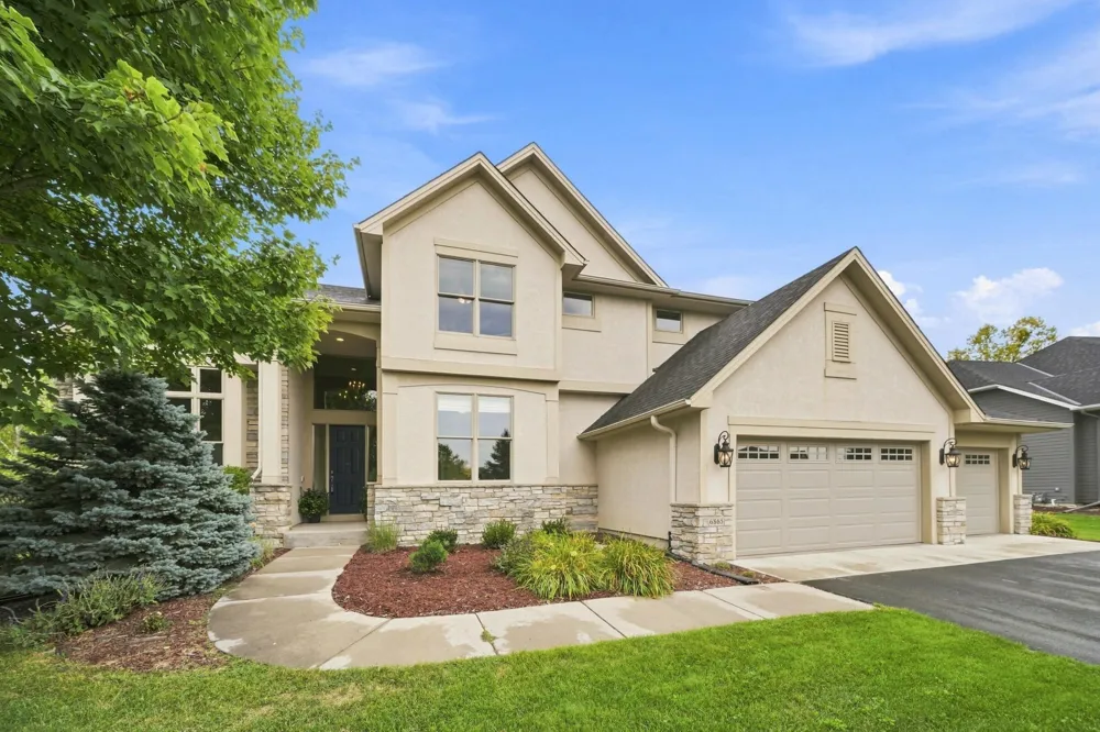 6865 Sapphire Lane Chanhassen, MN 55317