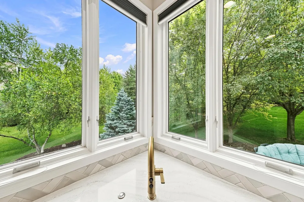 6865 Sapphire Lane Chanhassen, MN 55317