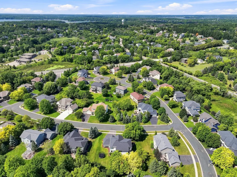 6865 Sapphire Lane Chanhassen, MN 55317