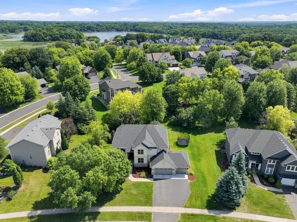 6865 Sapphire Lane Chanhassen, MN 55317