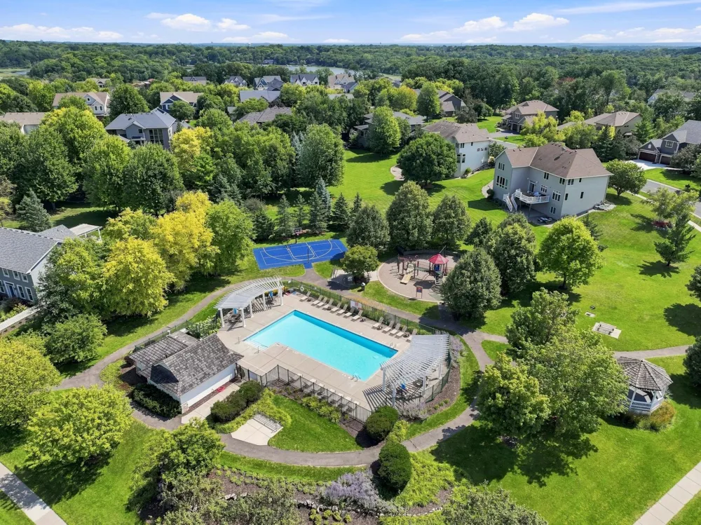 6865 Sapphire Lane Chanhassen, MN 55317