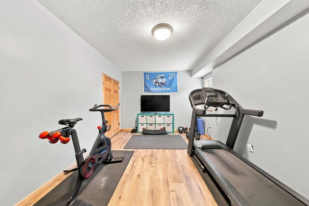 6865 Sapphire Lane Chanhassen, MN 55317