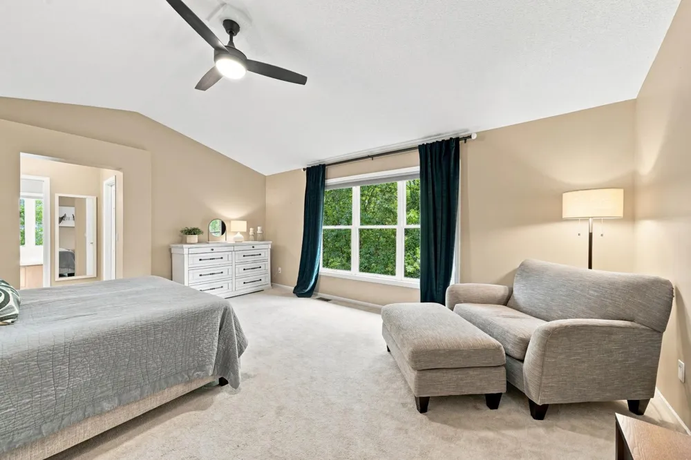 6865 Sapphire Lane Chanhassen, MN 55317