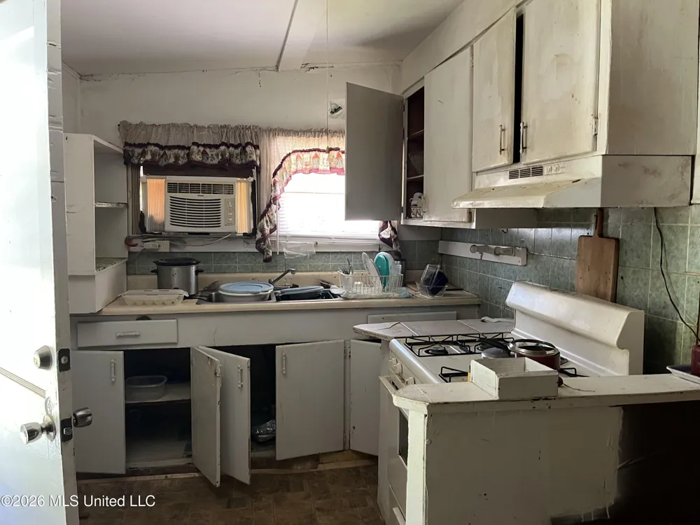 122 Stowell Street Hazlehurst, MS 39083