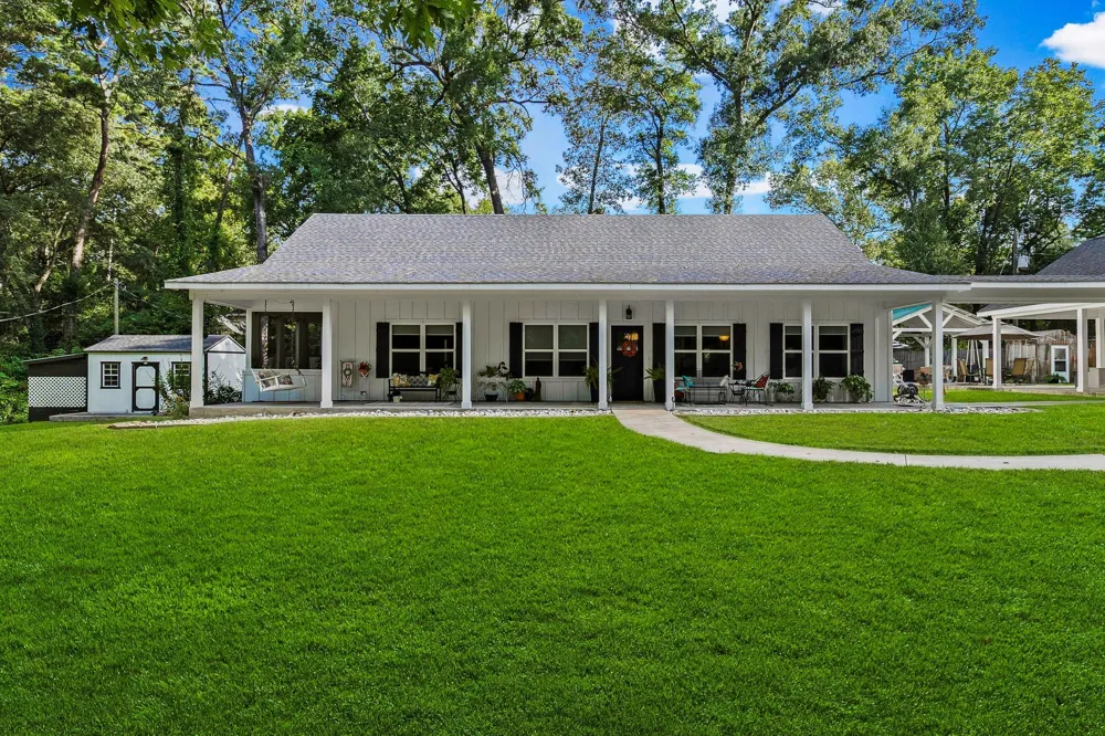 1012 W Jones Street Livingston, TX 77351