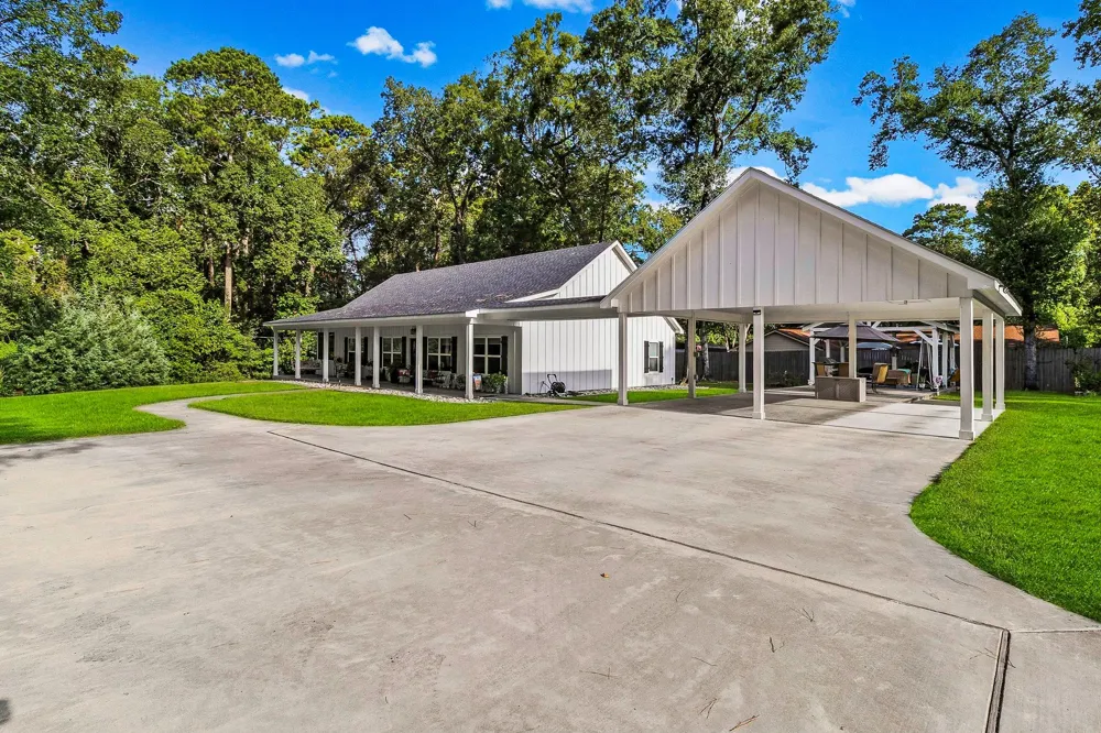 1012 W Jones Street Livingston, TX 77351