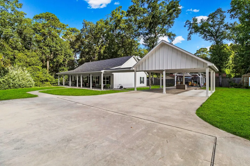 1012 W Jones Street Livingston, TX 77351