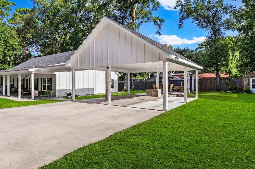 1012 W Jones Street Livingston, TX 77351