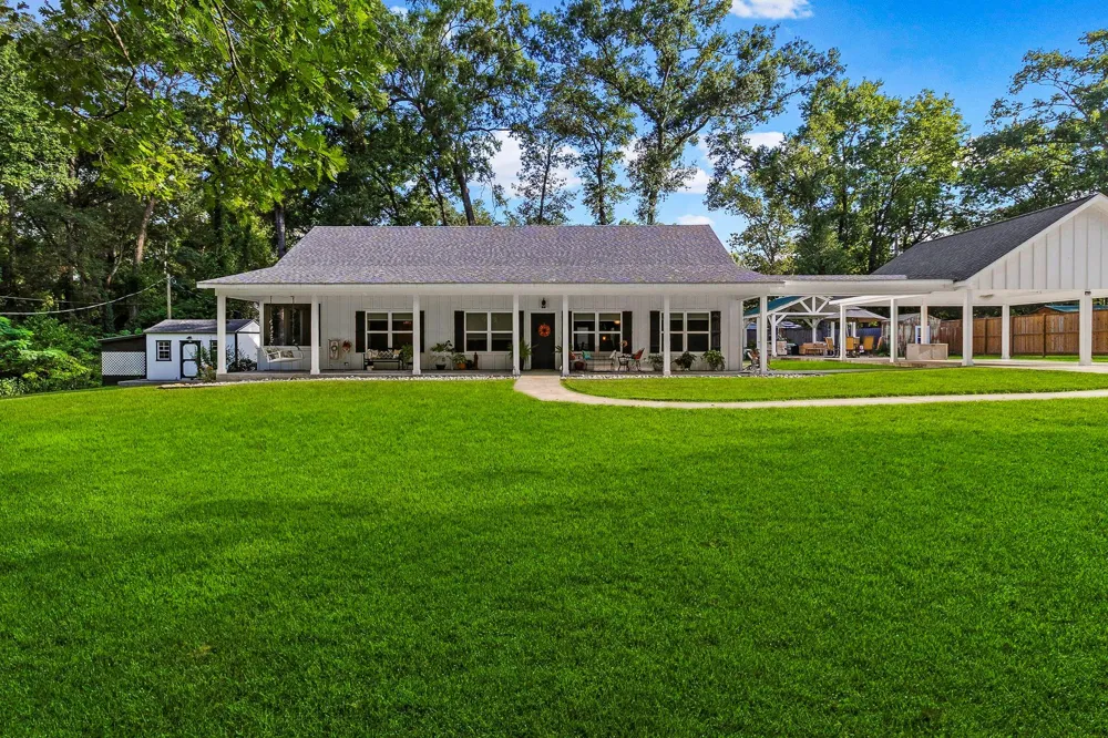 1012 W Jones Street Livingston, TX 77351