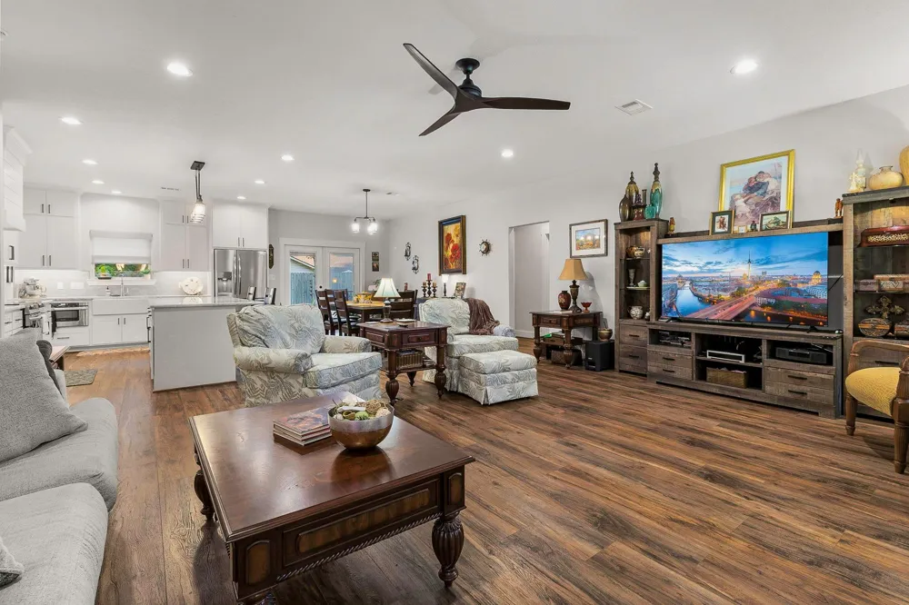 1012 W Jones Street Livingston, TX 77351