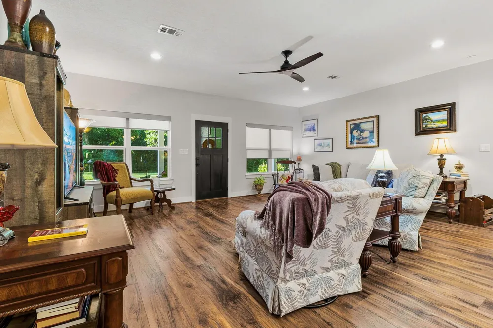 1012 W Jones Street Livingston, TX 77351