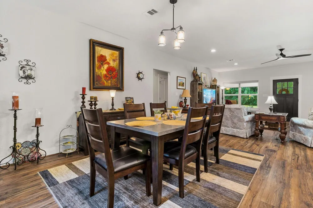 1012 W Jones Street Livingston, TX 77351
