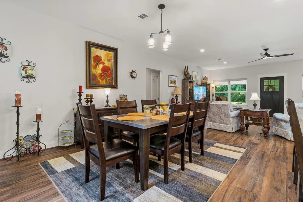 1012 W Jones Street Livingston, TX 77351